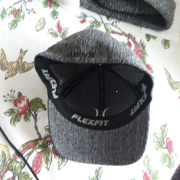 Hurley Men's Black Gray Baseball Cap S/M - Picture 3 of 5